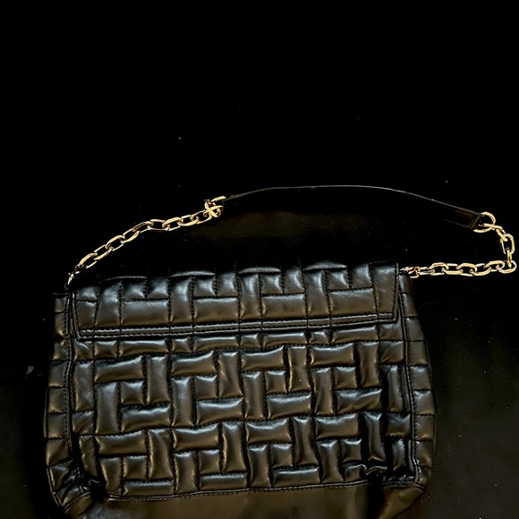 Zara Black Leather Chain Trim Quilted Shoulder Bag. - Picture 4 of 6